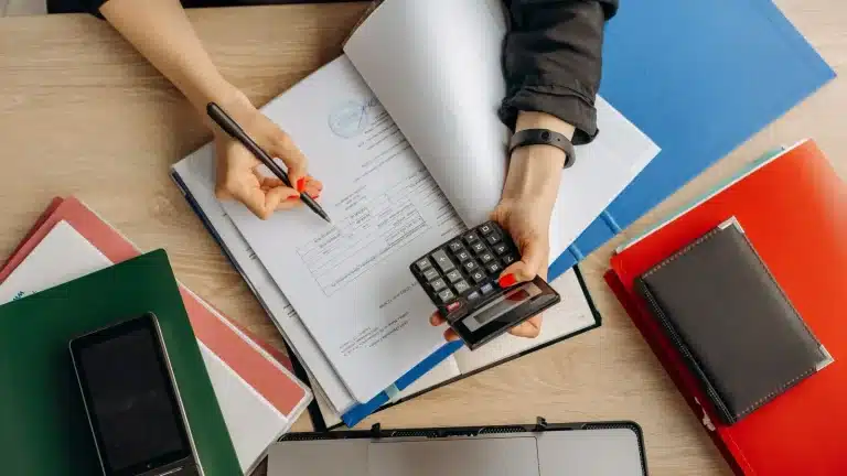 Comparer le coût d'externaliser ou d'internaliser la paie