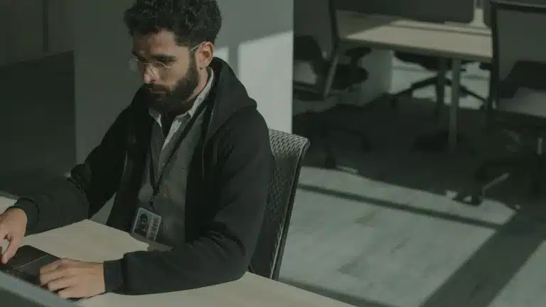 Collaborateurs en formation à la cybersécurité